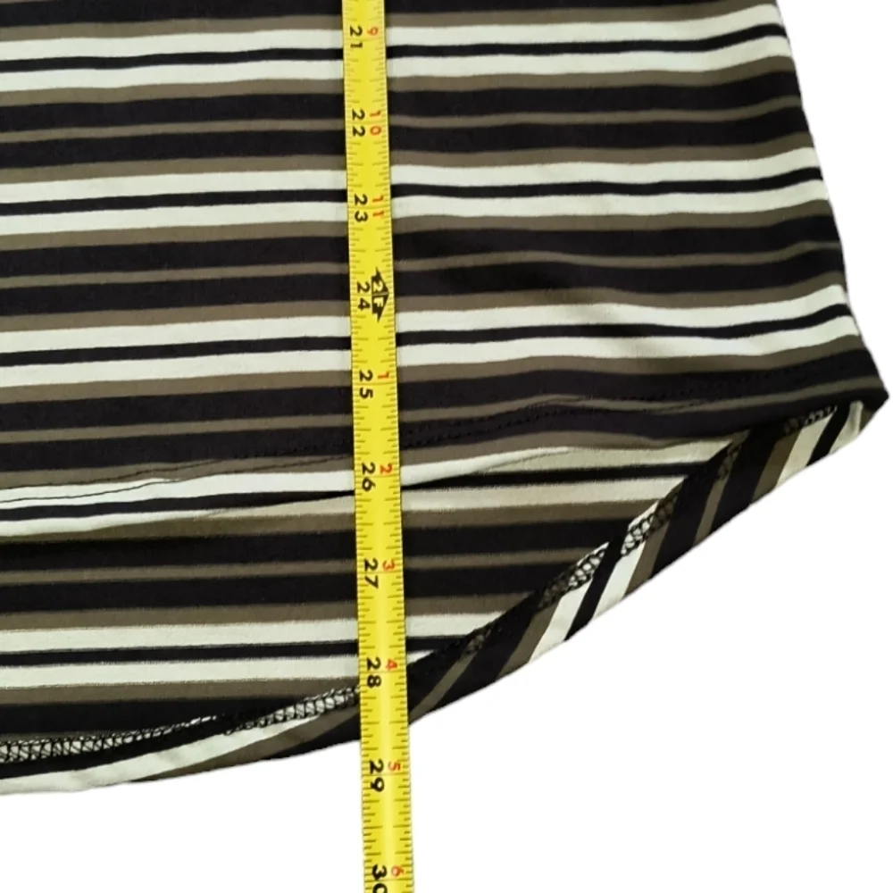 NWT LuLaRoe Lynnae Long Sleeve T Size S (Size 6-8)